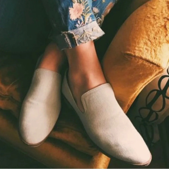 Levity Carla taupe leather suede flats size 7 - Picture 1 of 8